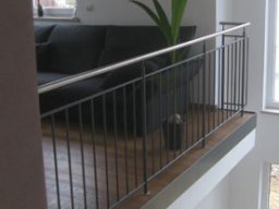 Innengelaender Edelstahl lackiert-060